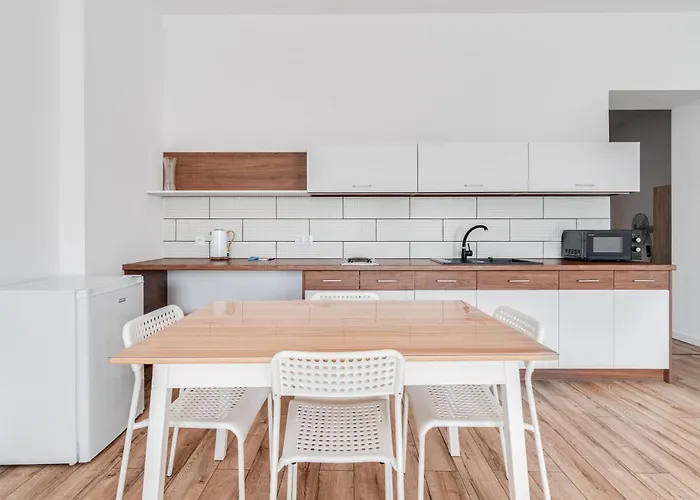 Jednosci Narodowej 46 By Homeprime